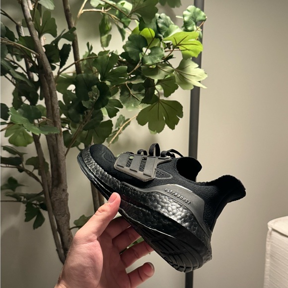Triple Black Ultraboost 3.0 - Picture 2 of 3